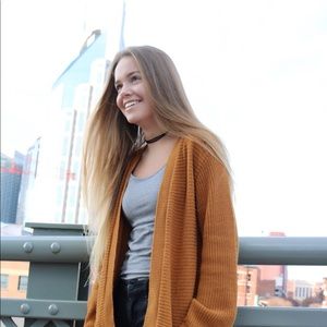 Meet your Posher, Sidnie